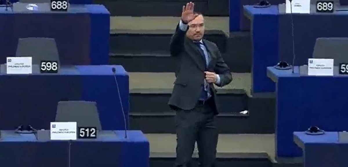 Un eurodéputé bulgare fait un salut nazi au Parlement européen à Strasbourg