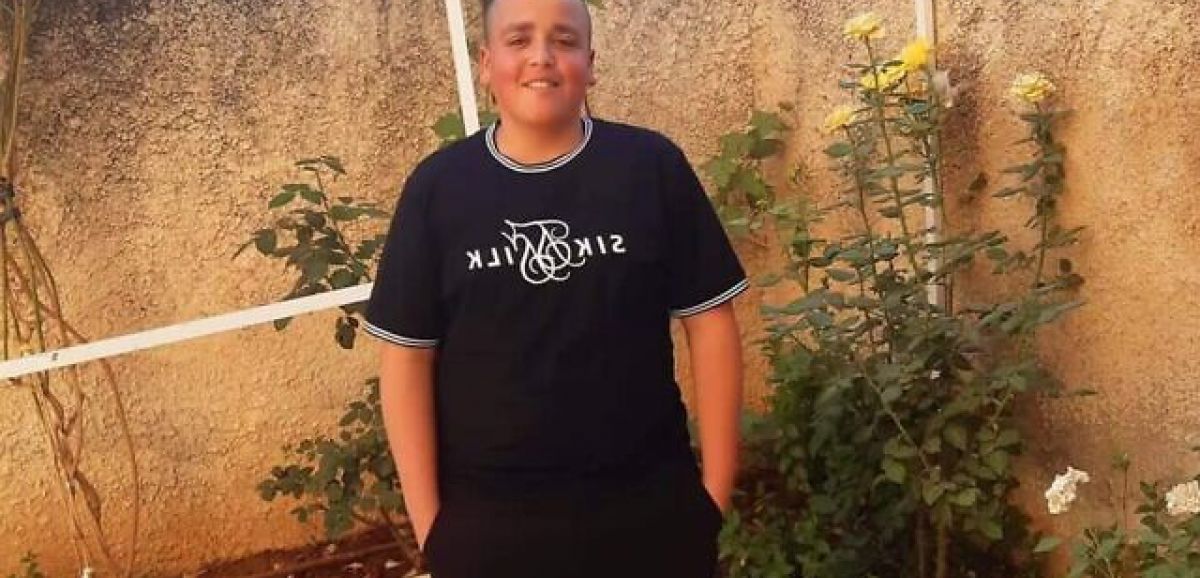 Un Palestinien de 16 ans jetant des cocktails molotov sur un poste militaire tué par Tsahal