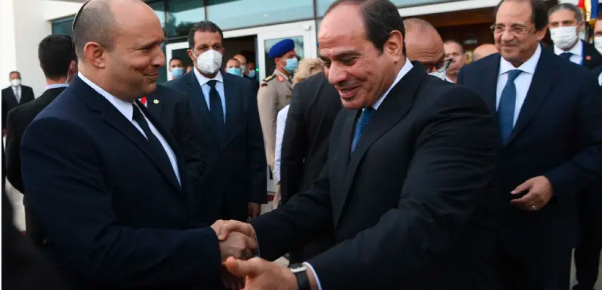 Bennett en visite en Egypte pour un sommet trilatéral avec al-Sissi et le prince hériter émirati