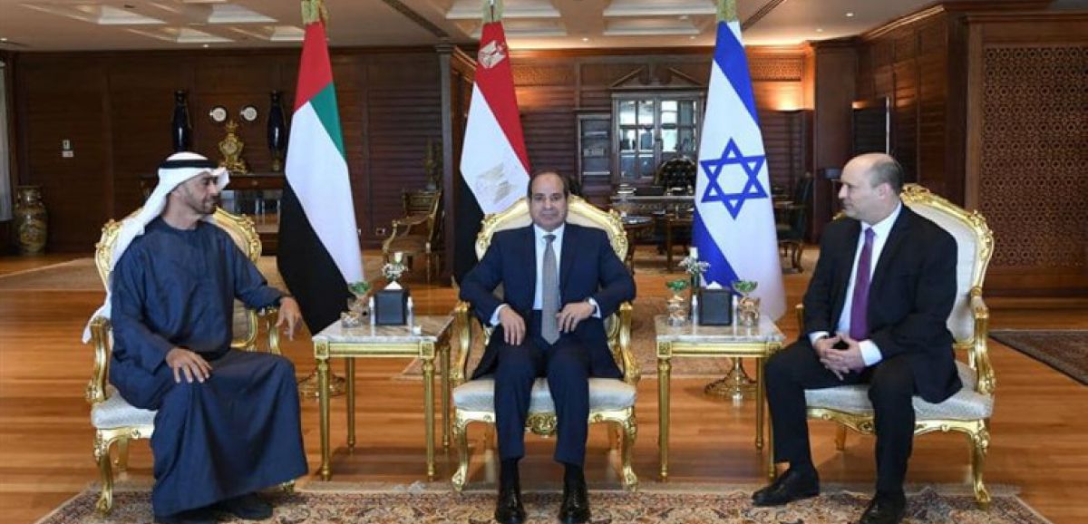 Naftali Bennett, Abdel Fattah al-Sissi et Mohammed Bin Zayed se réunissent à Charm el-Cheikh