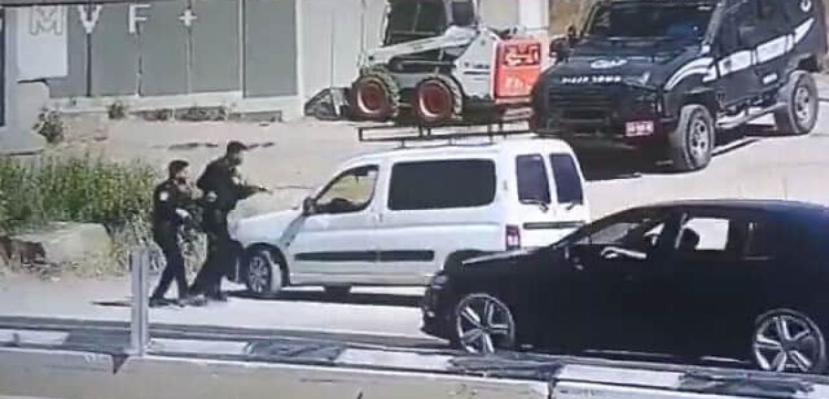 Un Palestinien s'empare du fusil d'un policier israélien et s'enfuit à Hébron
