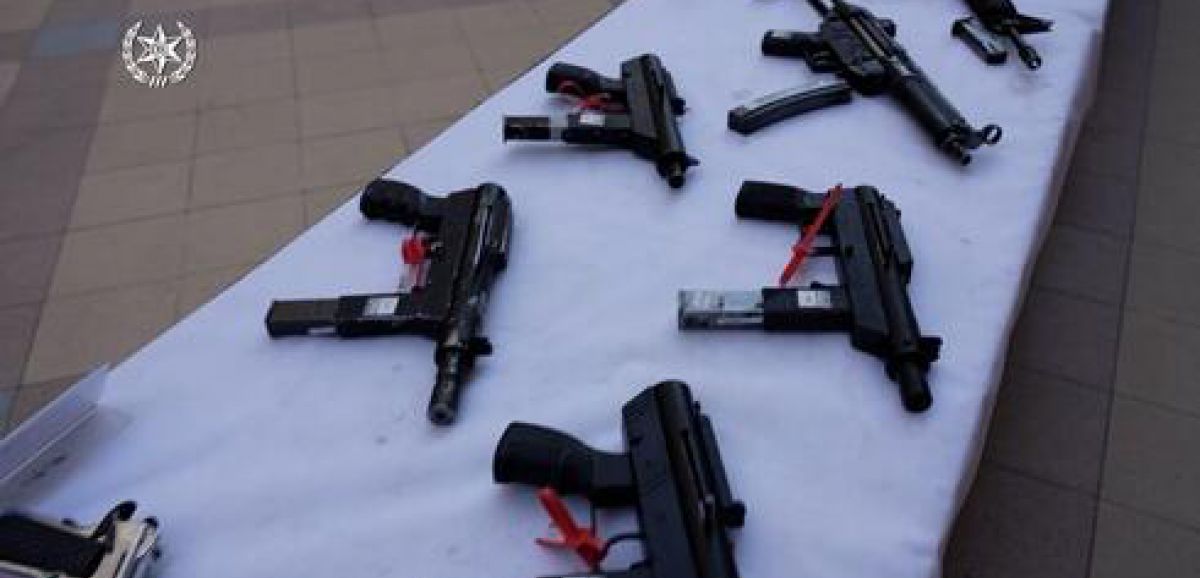 Un officiel palestinien vendait des armes à un agent infiltré à condition qu'elles soient utilisées "contre des Juifs"