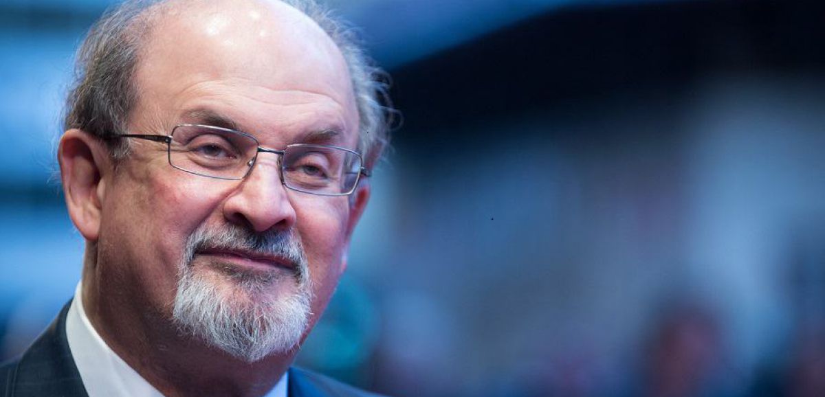 Attentat contre Salman Rushdie : l'écrivain va mieux