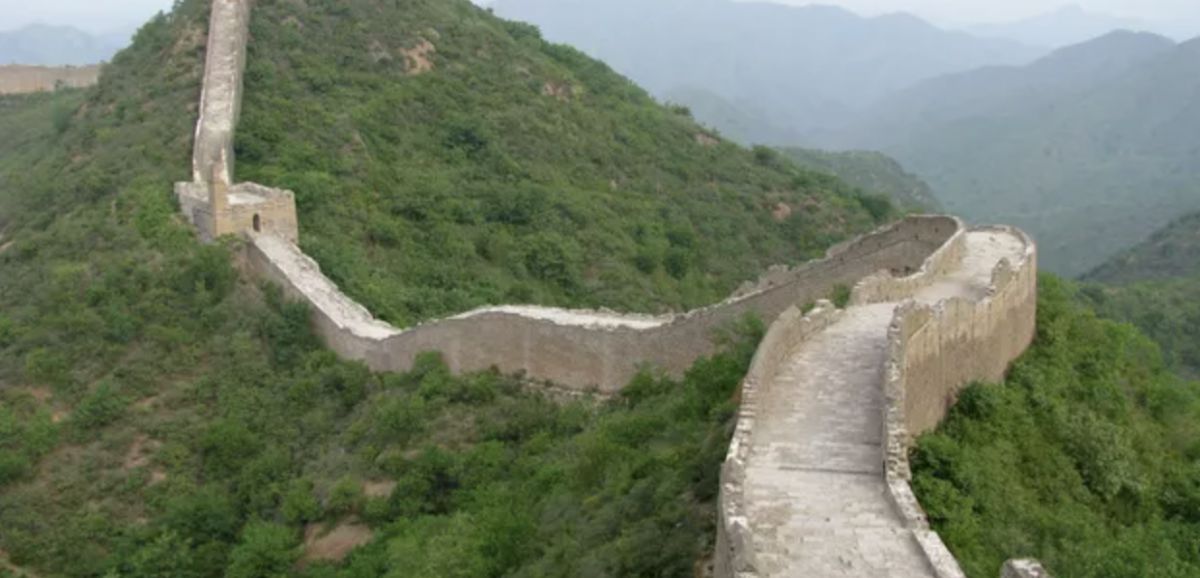 Des archéologues israéliens dévoilent pour la première fois le mystère du mur 'Genghis Khan'