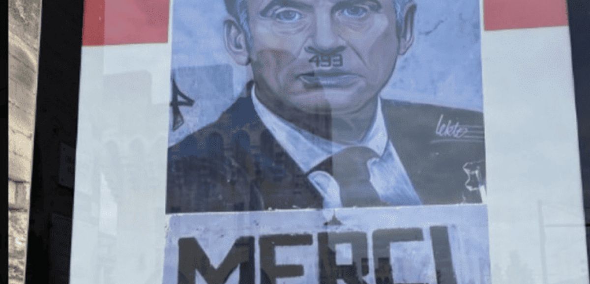 Le président Macron caricaturé en Hitler, une enquête ouverte en Avignon