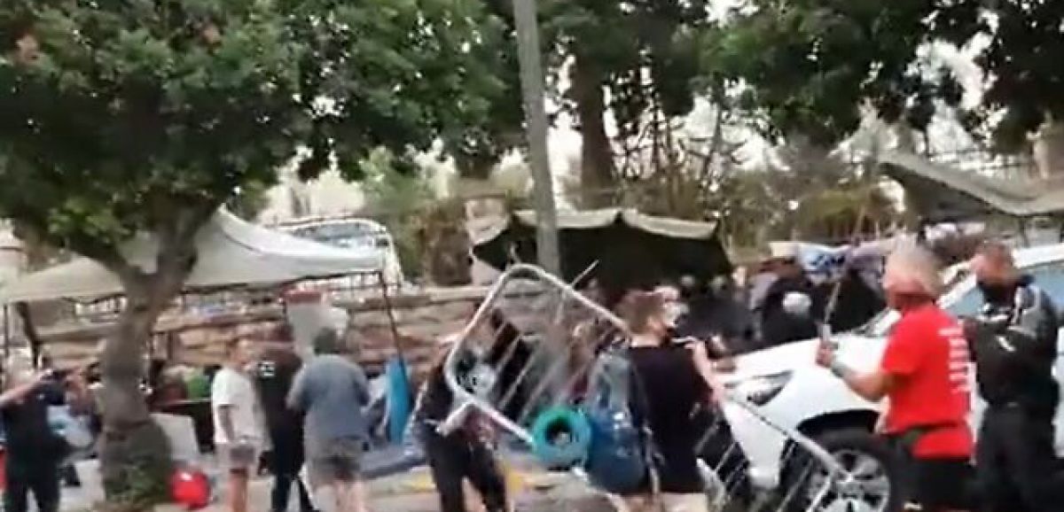 Affrontements entre policiers et résidents près de la résidence de Benyamin Netanyahou à Jérusalem