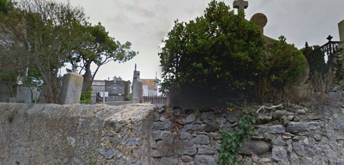 Aude: des inscriptions antisémites et racistes découvertes sur des pierres tombales