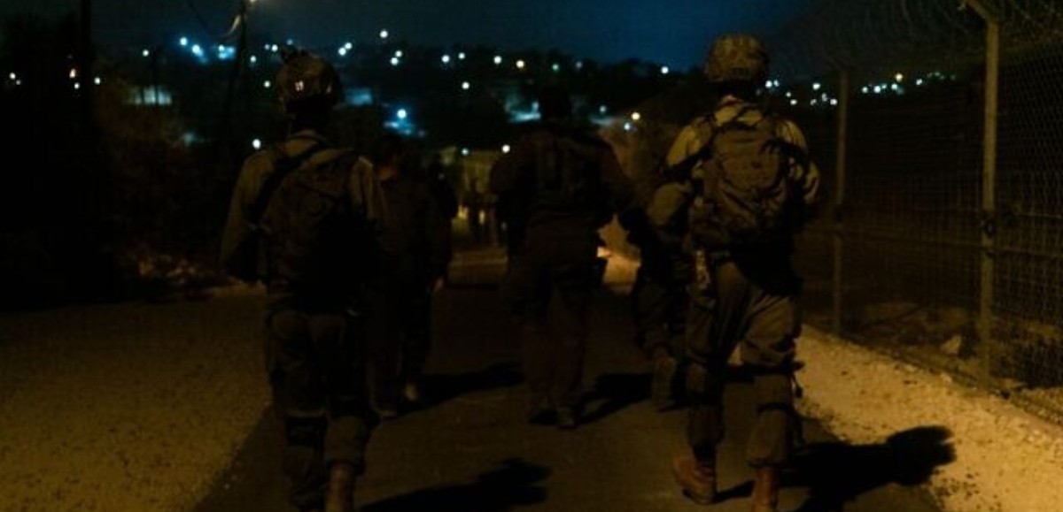 Tsahal a arrêté 17 suspects palestiniens recherchés en Judée-Samarie