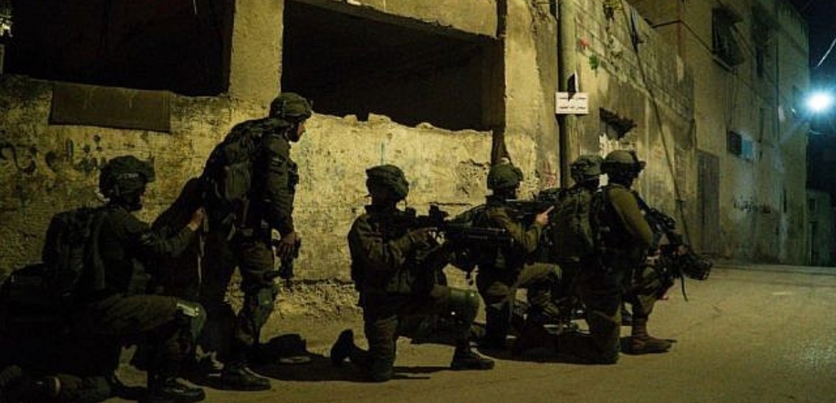 23 personnes arrêtées en Judée-Samarie, dont 10 membres du Hamas