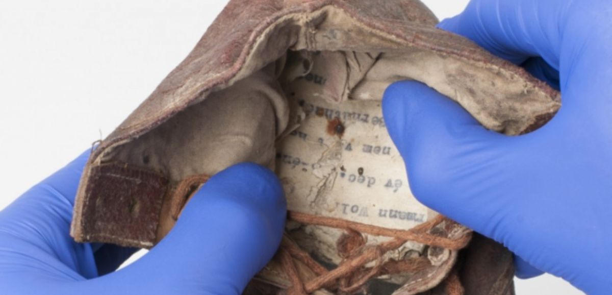 Des inscriptions découvertes sur des chaussures d'enfants envoyés à Auschwitz