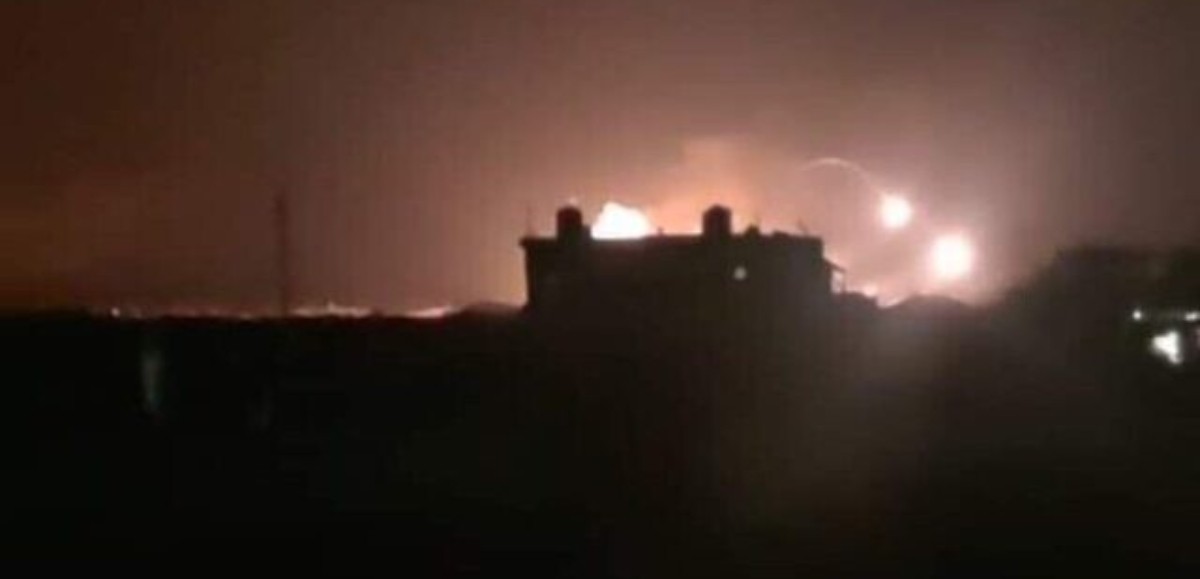 Tsahal frappe des cibles militaires syriennes en riposte à des tirs d'artillerie 