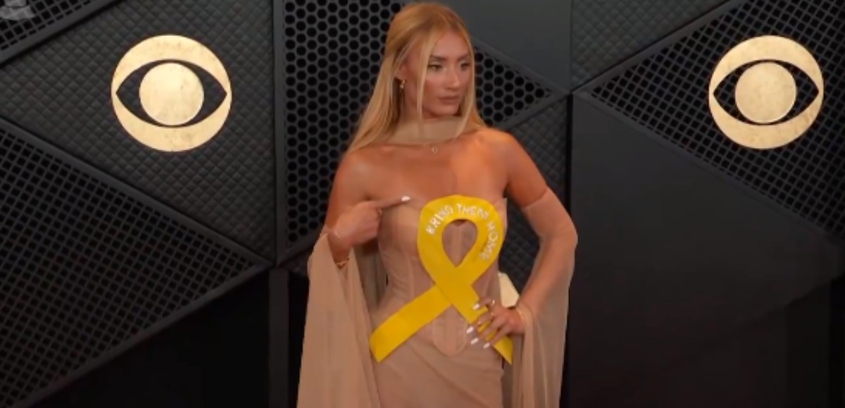 Grammy Awards :  le ruban jaune s’est invité sur le tapis rouge 