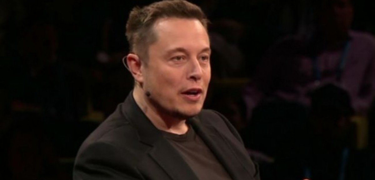 Elon Musk promet de réintégrer le compte de l'antisémite Nick Fuentes