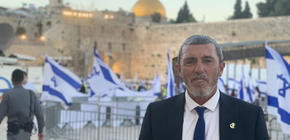Le ministre de Jérusalem et du patrimoine, Rafi Peretz, testé positif au coronavirus
