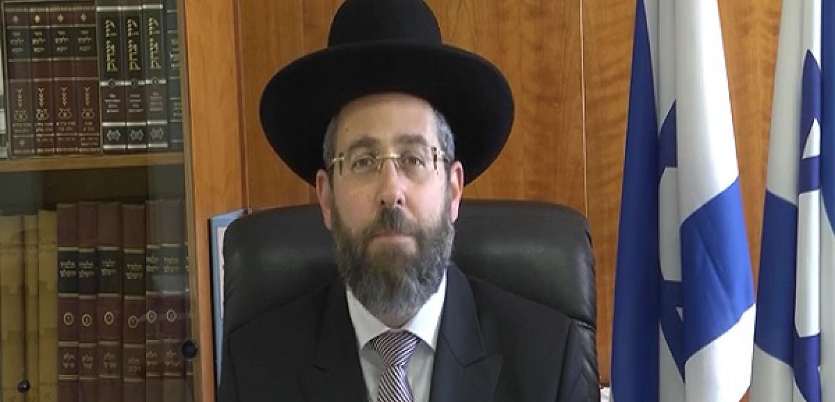 Le Grand Rabbin d'Israël préconise que les offices de plus de 100 personnes soient divisés en petits groupes