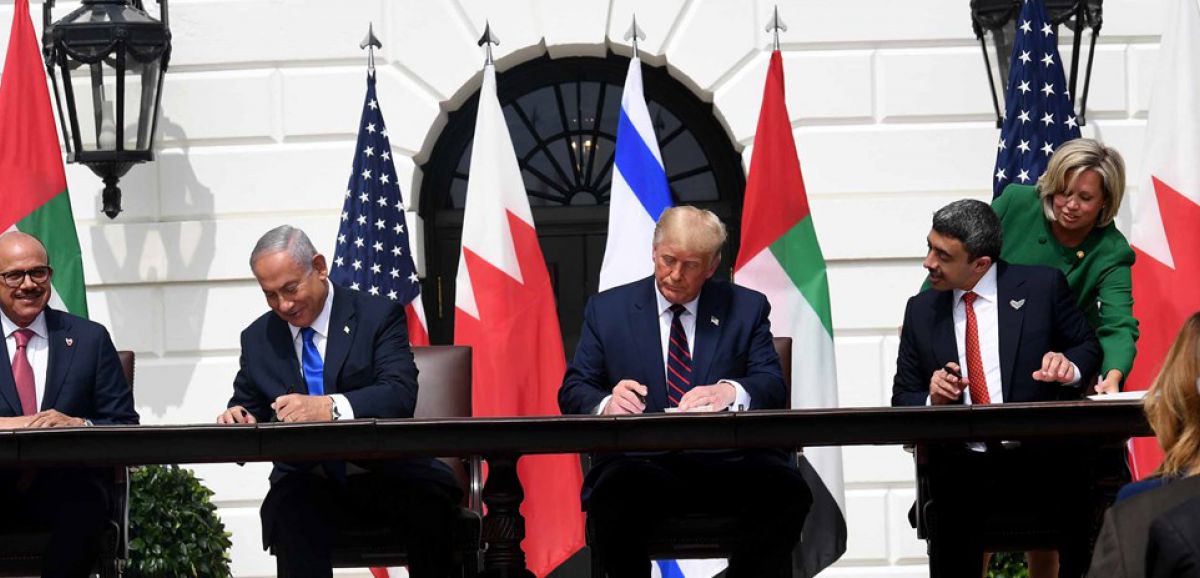 Israël signe des accords de normalisation historiques avec les Emirats Arabes Unis et le Bahreïn