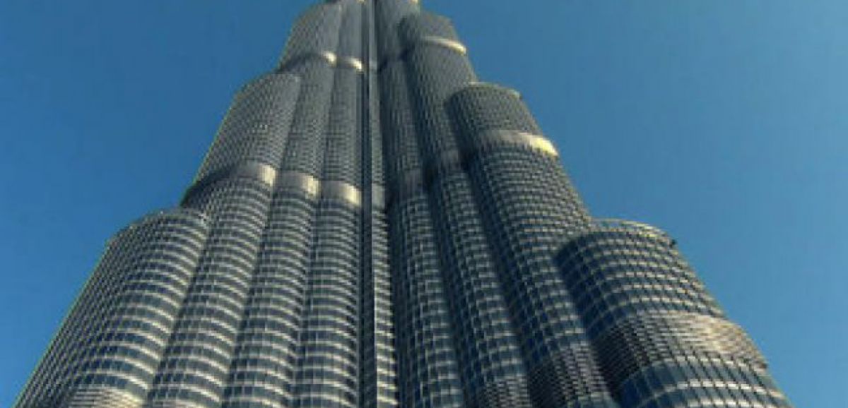 Une soucca géante construite devant le Burj Khalifa aux Emirats Arabes Unis