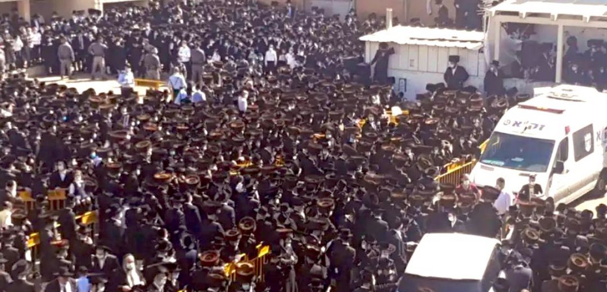 Des affrontements éclatent à Ashdod lors des funérailles du Rabbin Mordechai Leifer