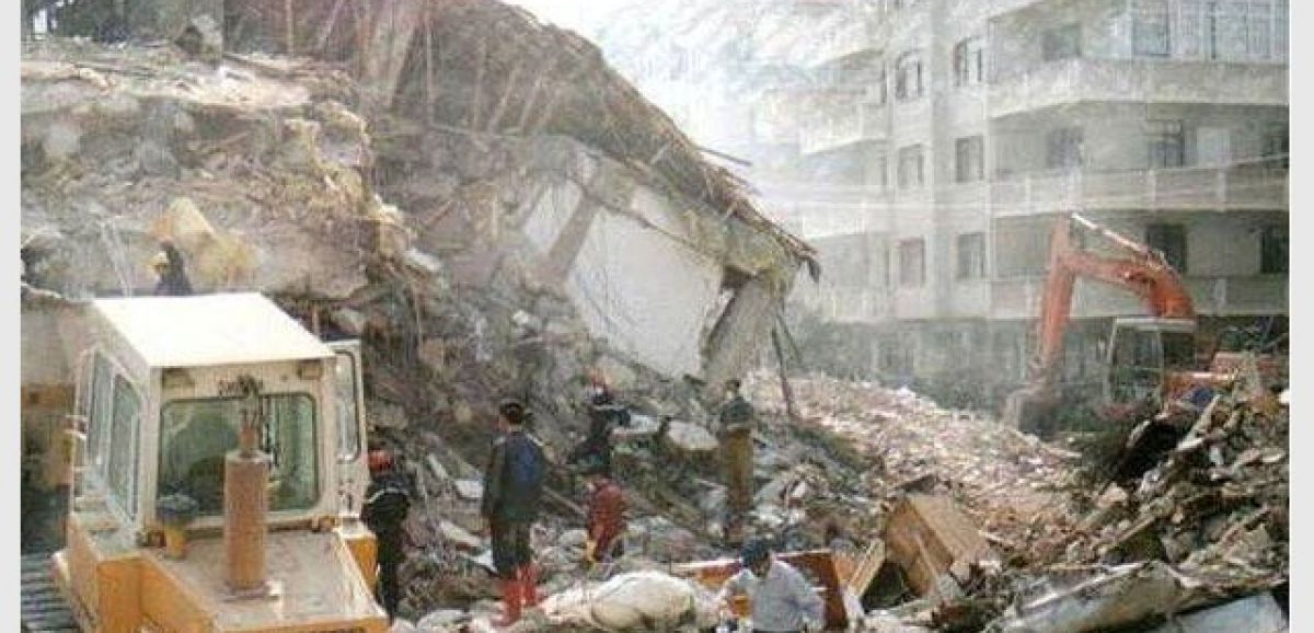 Un séisme frappe Izmir dans l'ouest de la Turquie