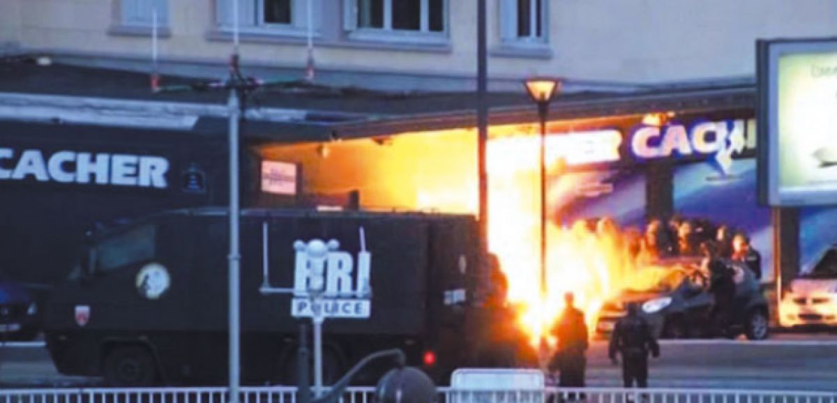Le procès des attentats de l'Hyper Cacher et de Charlie Hebdo en janvier 2015 reporté
