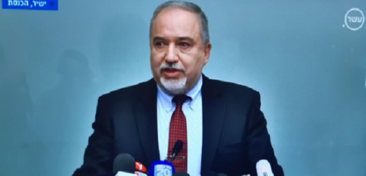 Liberman exhorte Sa'ar, Lapid et Bennett à se joindre à lui contre Netanyahou