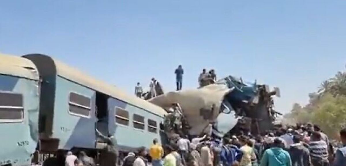 Au moins 32 morts et 66 blessés dans la collision de 2 trains en Egypte