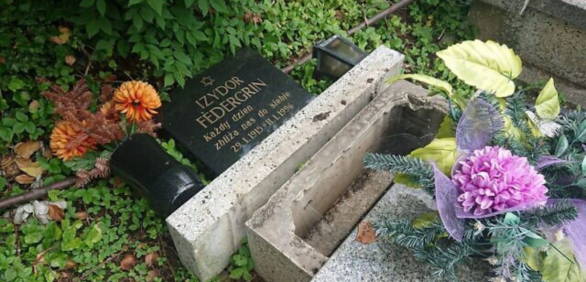 67 tombes vandalisées dans un cimetière juif à Bielsko-Biala en Pologne