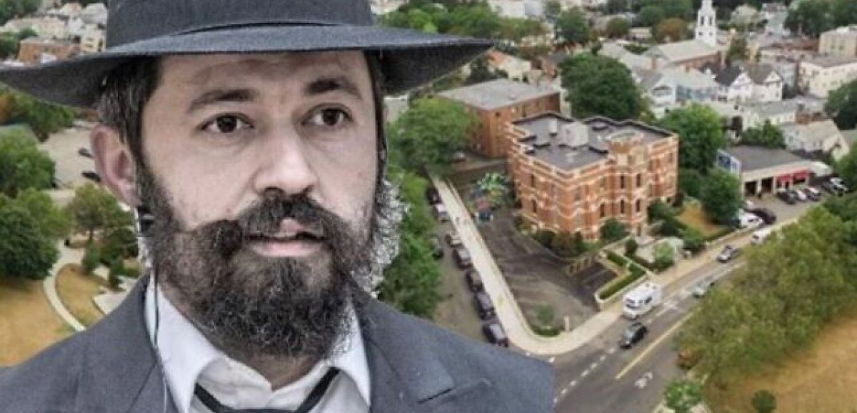 Un rabbin Habad poignardé et blessé devant un centre juif de Boston