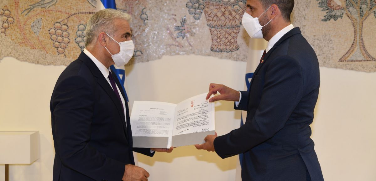 Le premier ambassadeur de Bahreïn en Israël a rencontré Yaïr Lapid