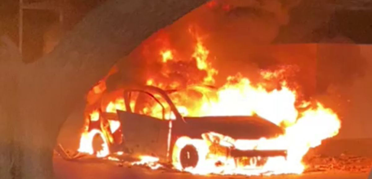 Le corps d'une femme retrouvée dans une voiture en feu dans le nord d'Israël après un attentat à la bombe
