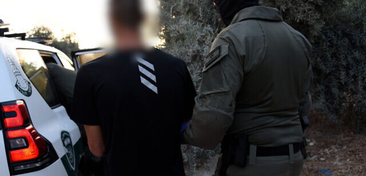 Des policiers perquisitionnent des maisons arabes dans le nord d'Israël