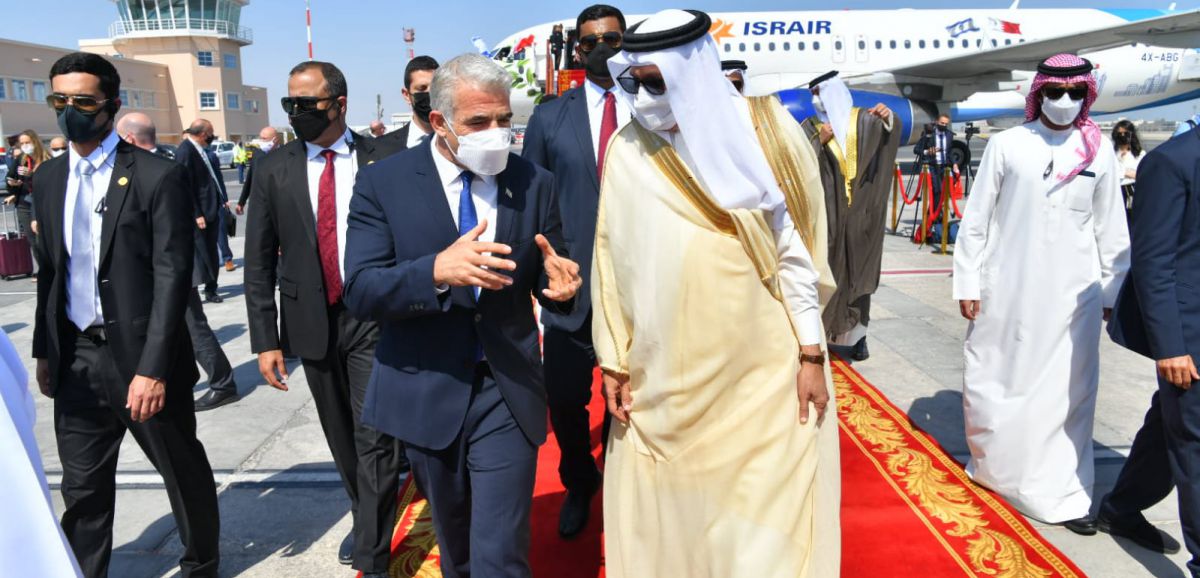 Yaïr Lapid arrive au Bahreïn pour inaugurer l'ambassade d'Israël
