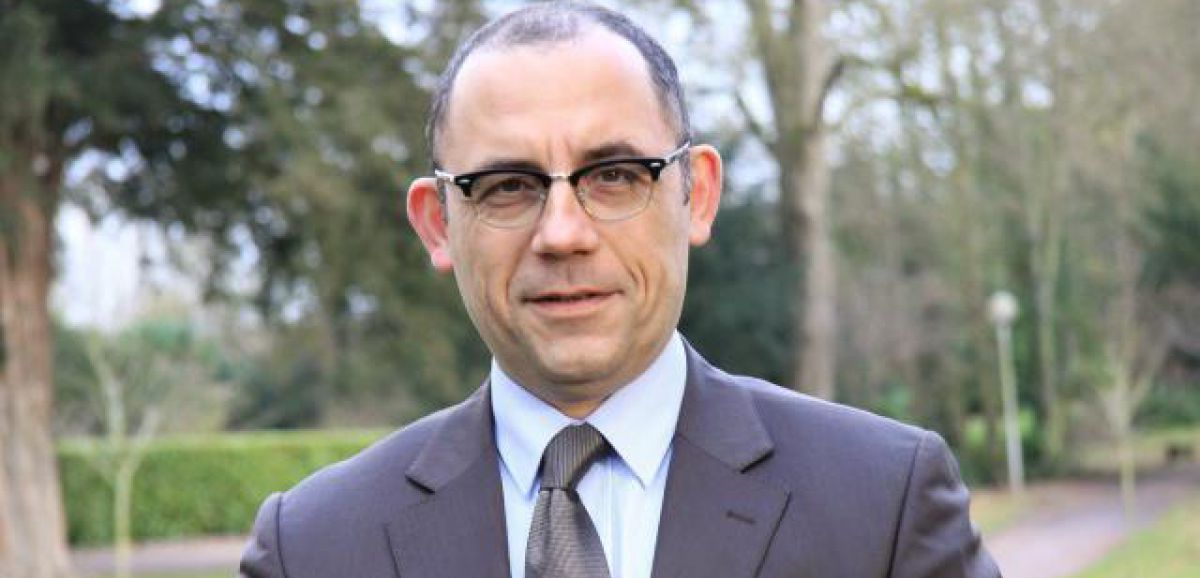 Bruno Questel sur Radio J: "François Hollande a désacralisé la fonction présidentielle"