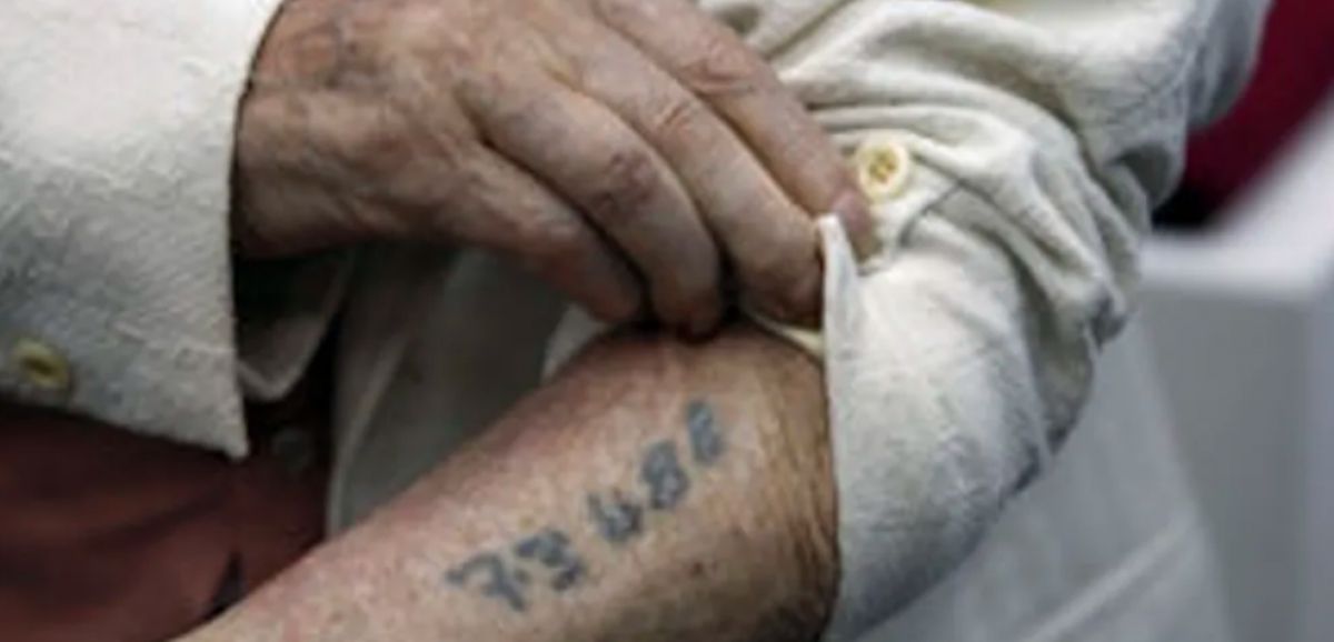 Un ensemble de tatouages d'Auschwitz en vente aux enchères à Jérusalem