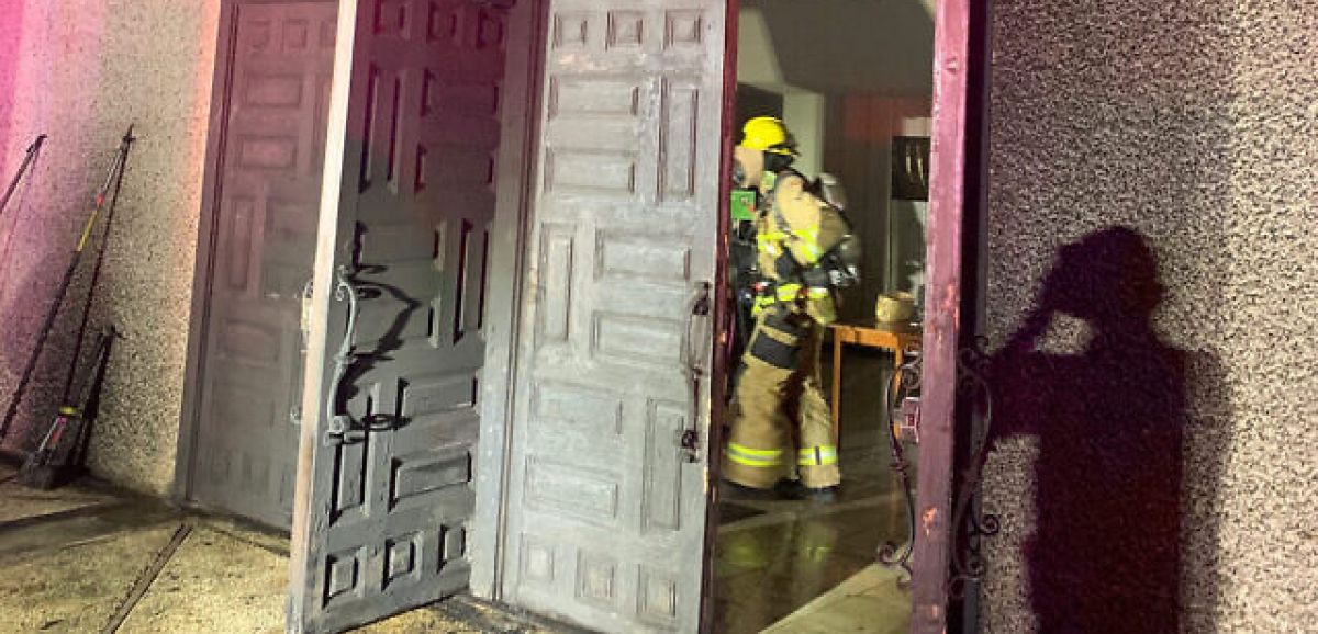 Un suspect de 18 ans arrêté pour l’incendie criminel d’une synagogue du Texas
