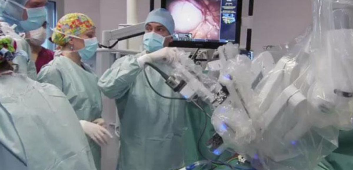 Une première en Israël: une mastectomie entièrement réalisée par un robot