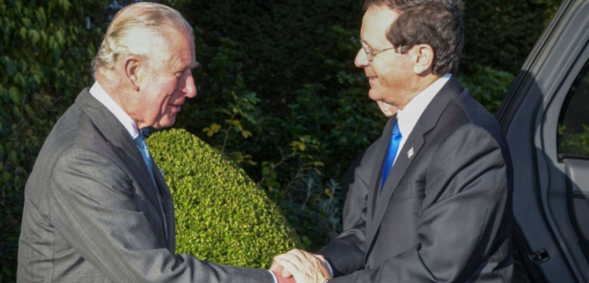 Isaac Herzog s'entretient avec le Prince Charles sur le changement climatique et les menaces régionales