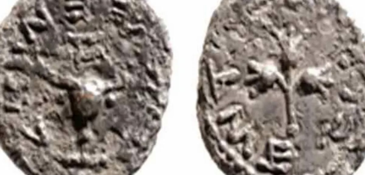 Une pièce de monnaie rare datant de la révolte de Bar-Kokhba découverte près du Mont du Temple à Jérusalem