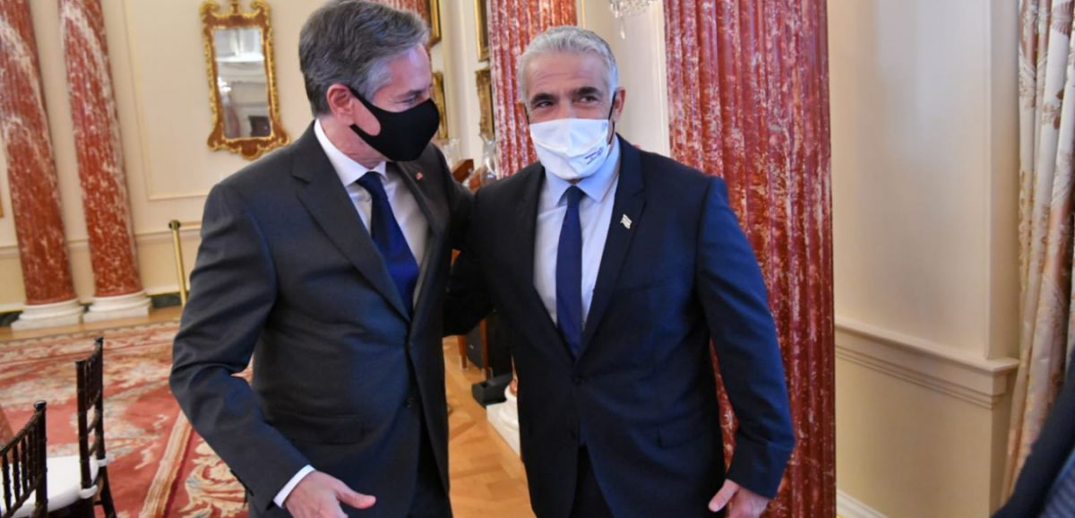 Lapid et le ministre des Affaires étrangères saoudien se sont entretenus lors d'un appel hébergé par les Etats-Unis