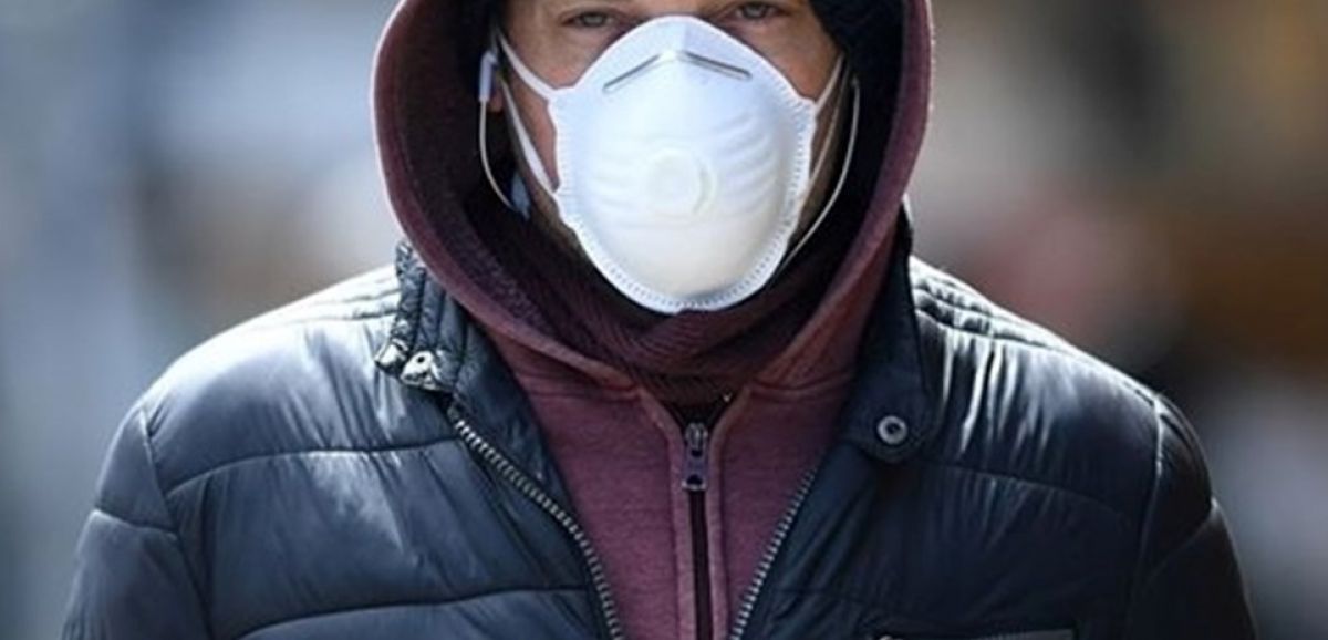 Un arrêté préfectoral impose de nouveau le masque à l'extérieur à Paris