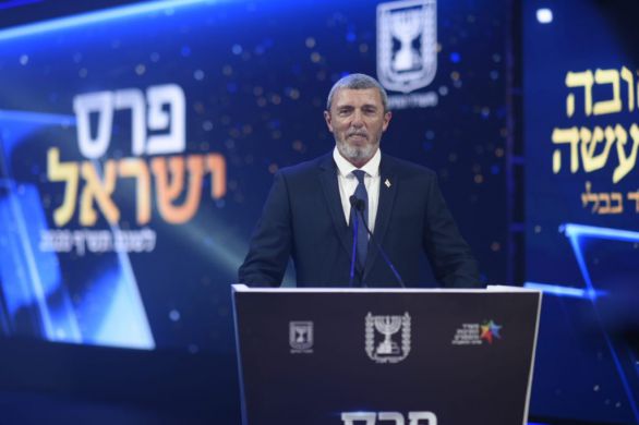 Le Rabbin Rafi Peretz quitte Yamina pour rejoindre le gouvernement