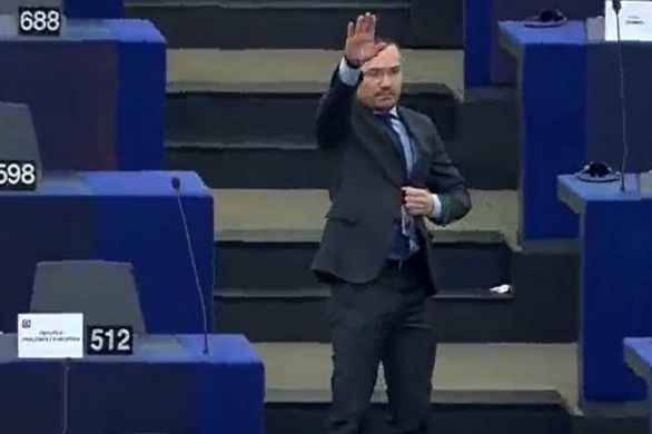 Un eurodéputé bulgare fait un salut nazi au Parlement européen à Strasbourg