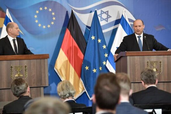 Aux côtés du chancelier allemand, Bennett s'engage à empêcher l'Iran d'obtenir des armes nucléaires