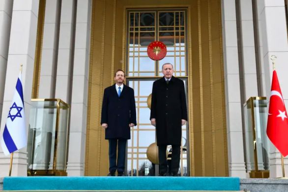 L'Hatikva jouée au palais présidentiel de Recep Erdogan pour la visite d'Isaac Herzog en Turquie