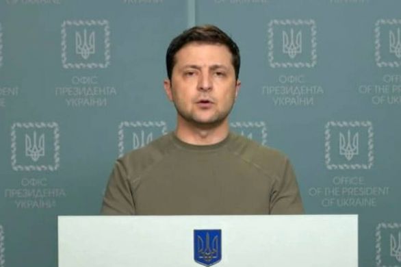 Volodymyr Zelensky affirme que l'Ukraine est prête à discuter de l'adoption d'un statut neutre