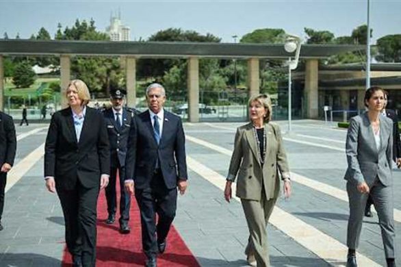 La présidente du parlement allemand en Israël pour Yom HaShoah