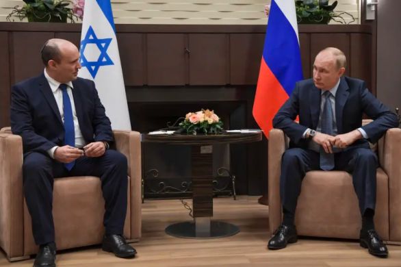 Vladimir Poutine s'excuse auprès de Naftali Bennett pour les propos de Sergueï Lavrov