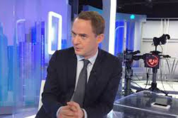 David Revault d’Allonnes sur Radio J : "Emmanuel Macron a l’œil sur tout en cette pré-campagne des Législative"