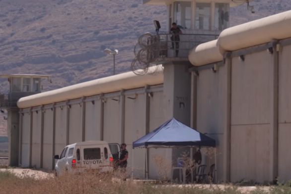 Des prisonniers palestiniens condamnés à 5 ans de plus pour l'évasion de la prison Gilboa