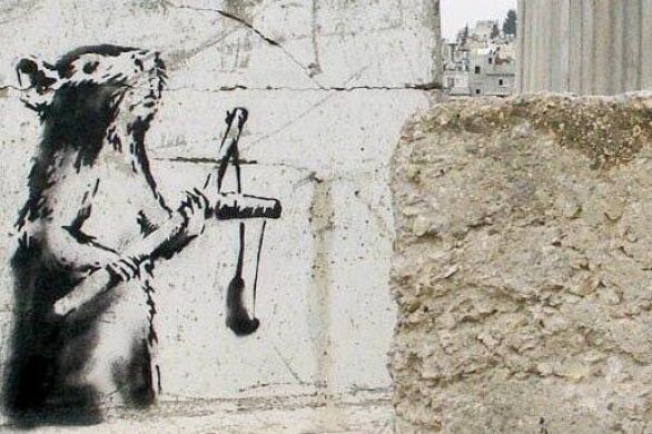 Le street art de Banksy sauvé du vandalisme à Bethléem, sécurisé à Tel Aviv